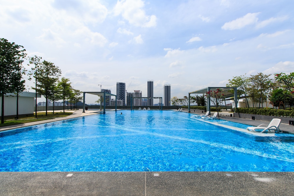encorp strand residences at kota damansara
