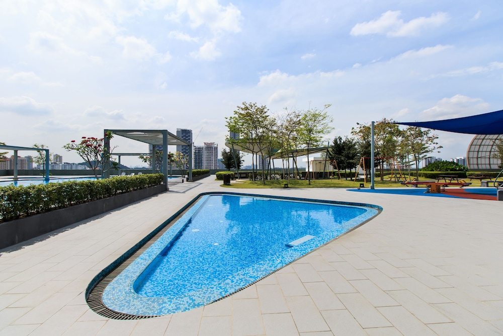 encorp strand residences at kota damansara