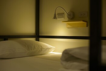 travelers plus hostel