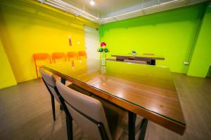 travelers plus hostel