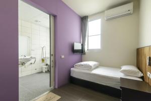 travelers plus hostel