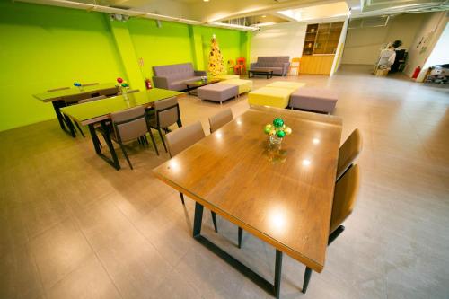 travelers plus hostel