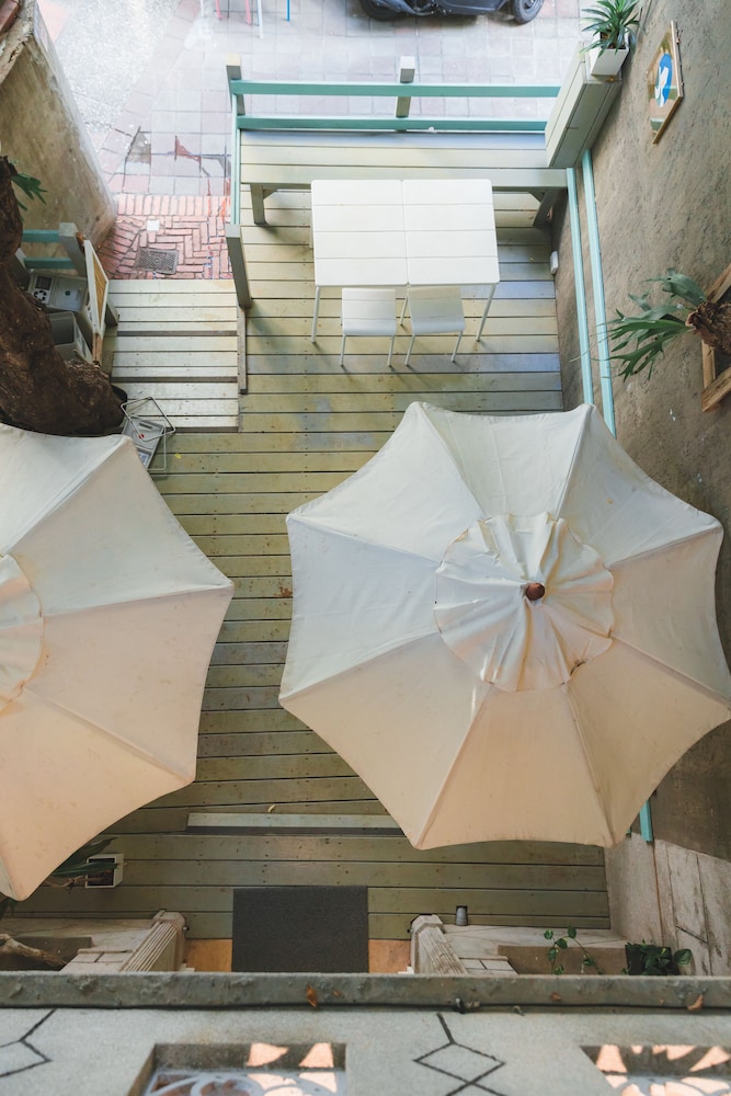 a shin tainan hostel