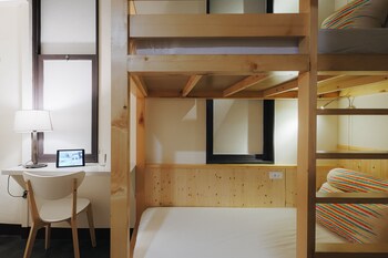 a shin tainan hostel