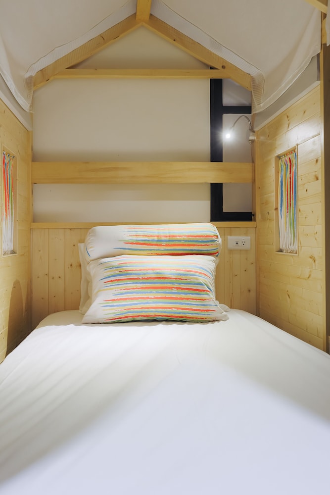 a shin tainan hostel