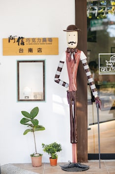 a shin tainan hostel