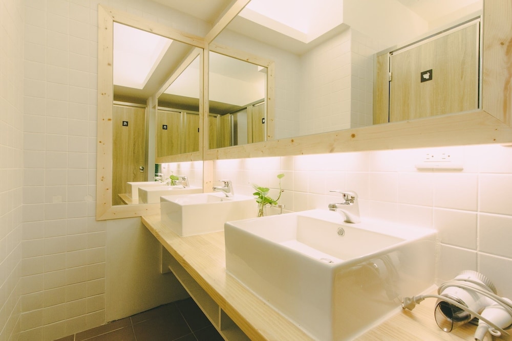 a shin tainan hostel