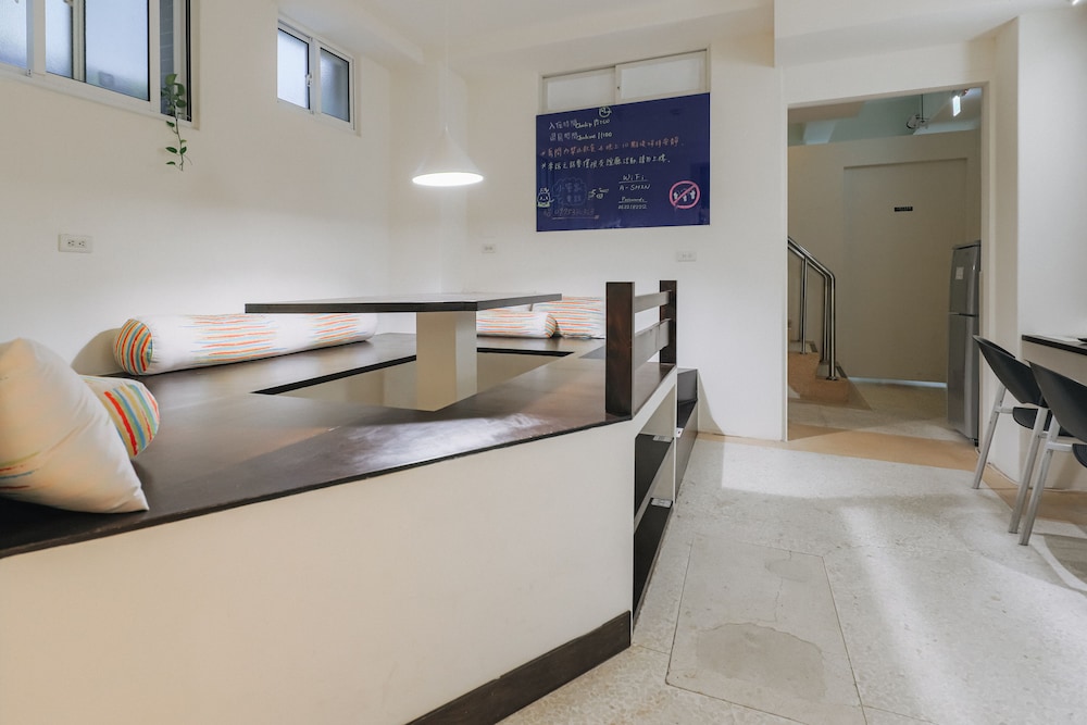a shin tainan hostel