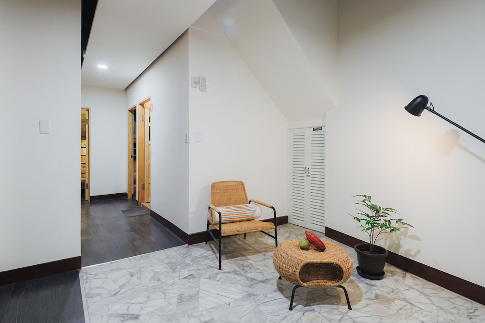 a shin tainan hostel