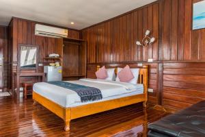 riverside chiangkhan resort sha certified
