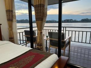 riverside chiangkhan resort sha certified