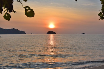 avi pangkor beach resort