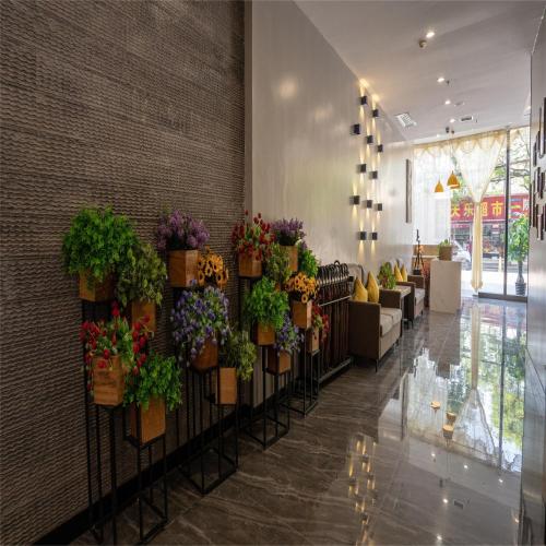 7 days premium xi an railway station shop