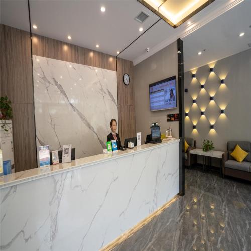 7 days premium xi an railway station shop