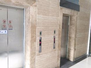 7 days premium xi an railway station shop