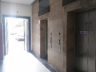 7 days premium xi an railway station shop