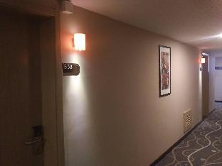 7 days premium xi an railway station shop