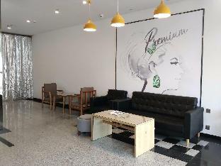 7 days premium xi an railway station shop