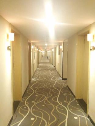 7 days premium xi an railway station shop