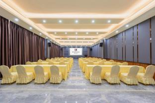 borrman hotel maoming avenue donghui city