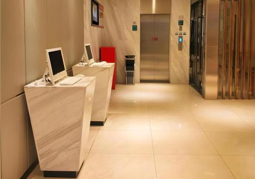 city comfort inn wuhan childrens hospital xianggang road metro station