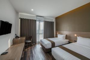 the vienna place hotel