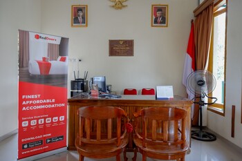 reddoorz near stadion 45 karanganyar