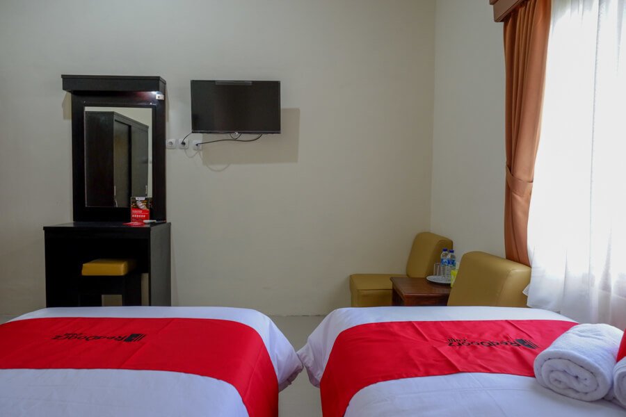 reddoorz near stadion 45 karanganyar