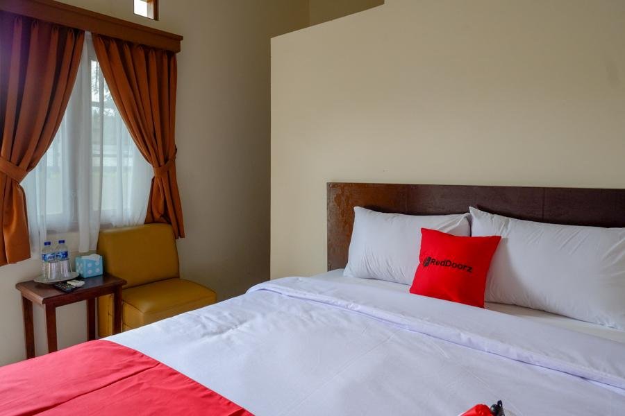 reddoorz near stadion 45 karanganyar