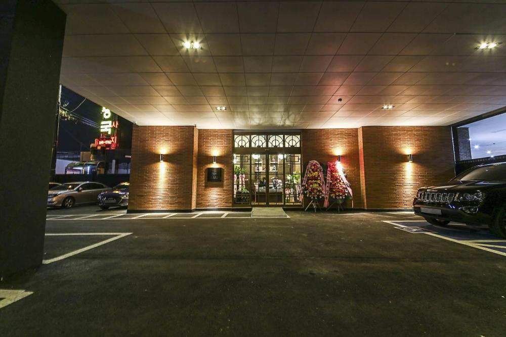 lerocherrouge hotel