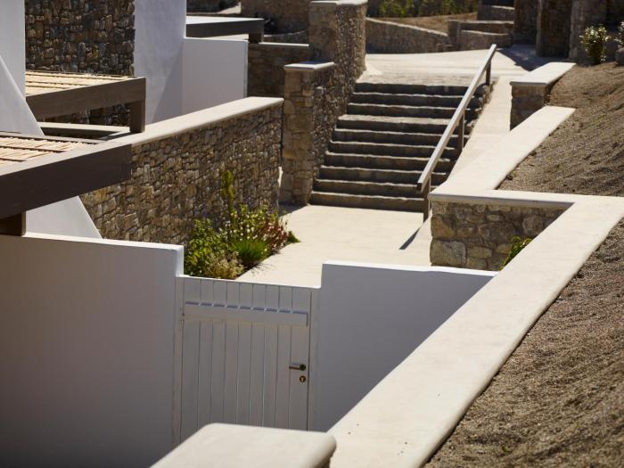 bonzoe suites and villas