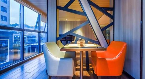 echarm hotel guiyang qianling mountain