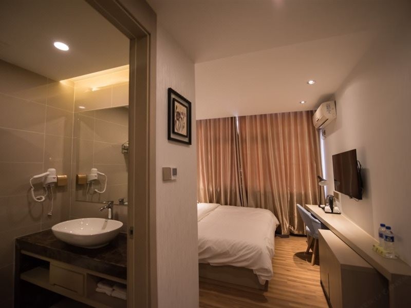 borrman hotel hefei guogou plaza sanlian metro station