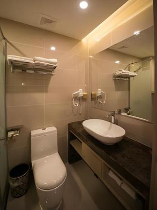 borrman hotel hefei guogou plaza sanlian metro station