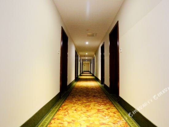greentree inn zhenjiang jurong city tianwang town tianzheng square