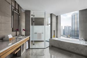 vignette collection hangzhou huaxia center hotel by ihg