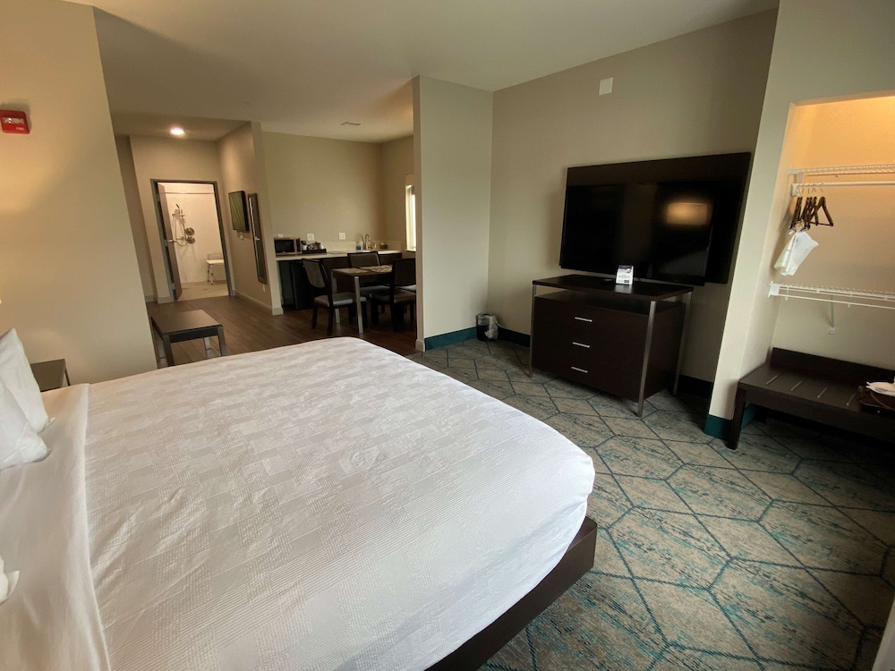 comfort inn and suites