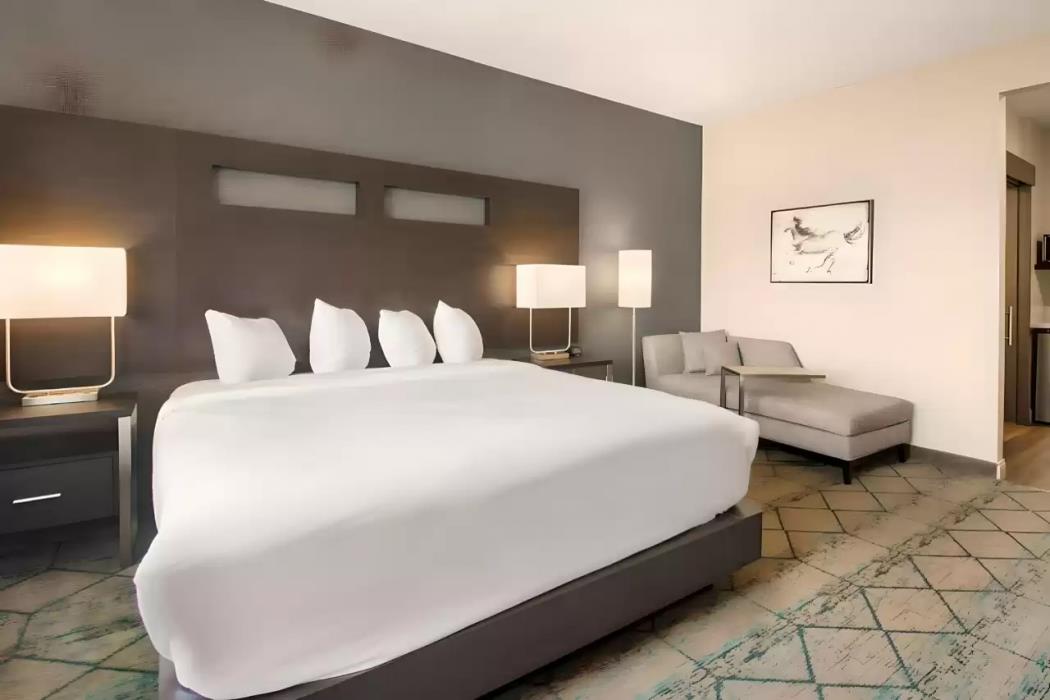 comfort inn and suites