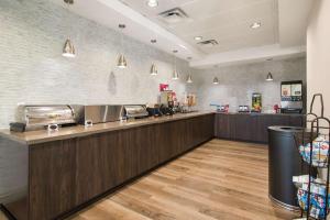 comfort inn and suites