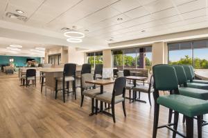 comfort inn and suites
