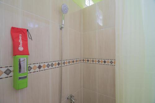 reddoorz syariah near museum wisma karya subang