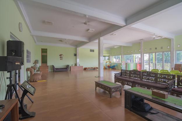 reddoorz syariah near museum wisma karya subang