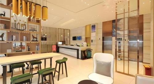 city comfort inn chendu police officer college metro station