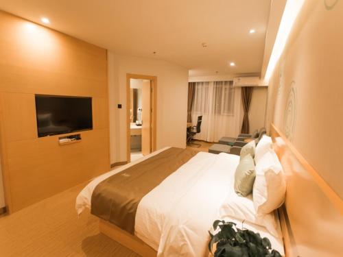 greentree innzhangjiakou high speed railway station business hotel