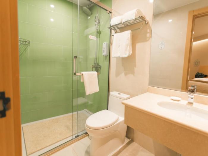 greentree innzhangjiakou high speed railway station business hotel