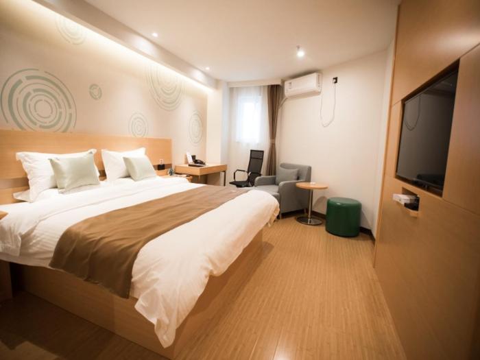 greentree innzhangjiakou high speed railway station business hotel