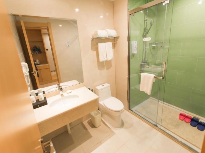 greentree innzhangjiakou high speed railway station business hotel