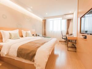 greentree innzhangjiakou high speed railway station business hotel