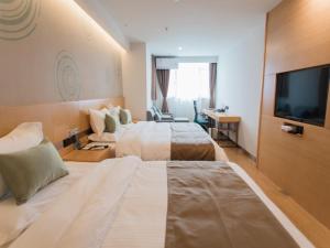greentree innzhangjiakou high speed railway station business hotel