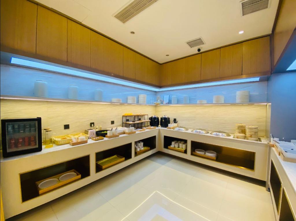 ji hotel shanghai the bund jiujiang road